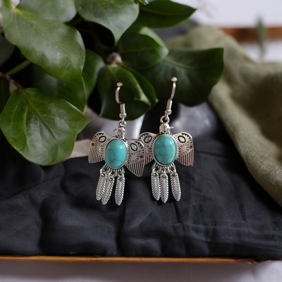 ๐๐๐Falcon Dangle Earrings - Picture 2 of 2